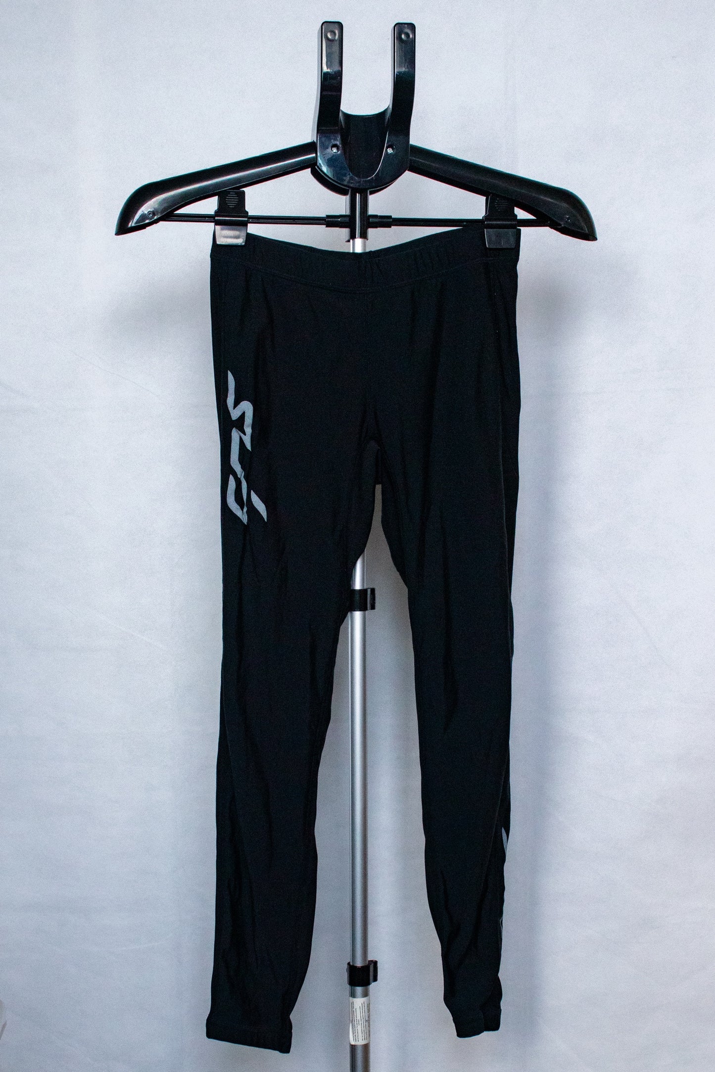 Black sports leggins