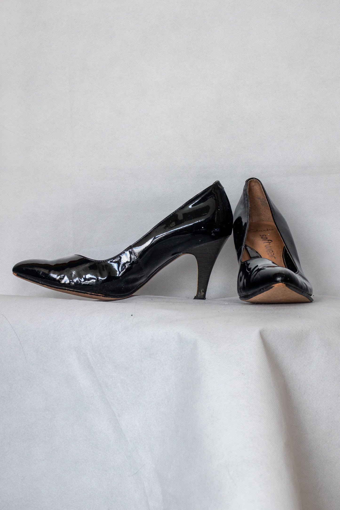 Black kitten heels