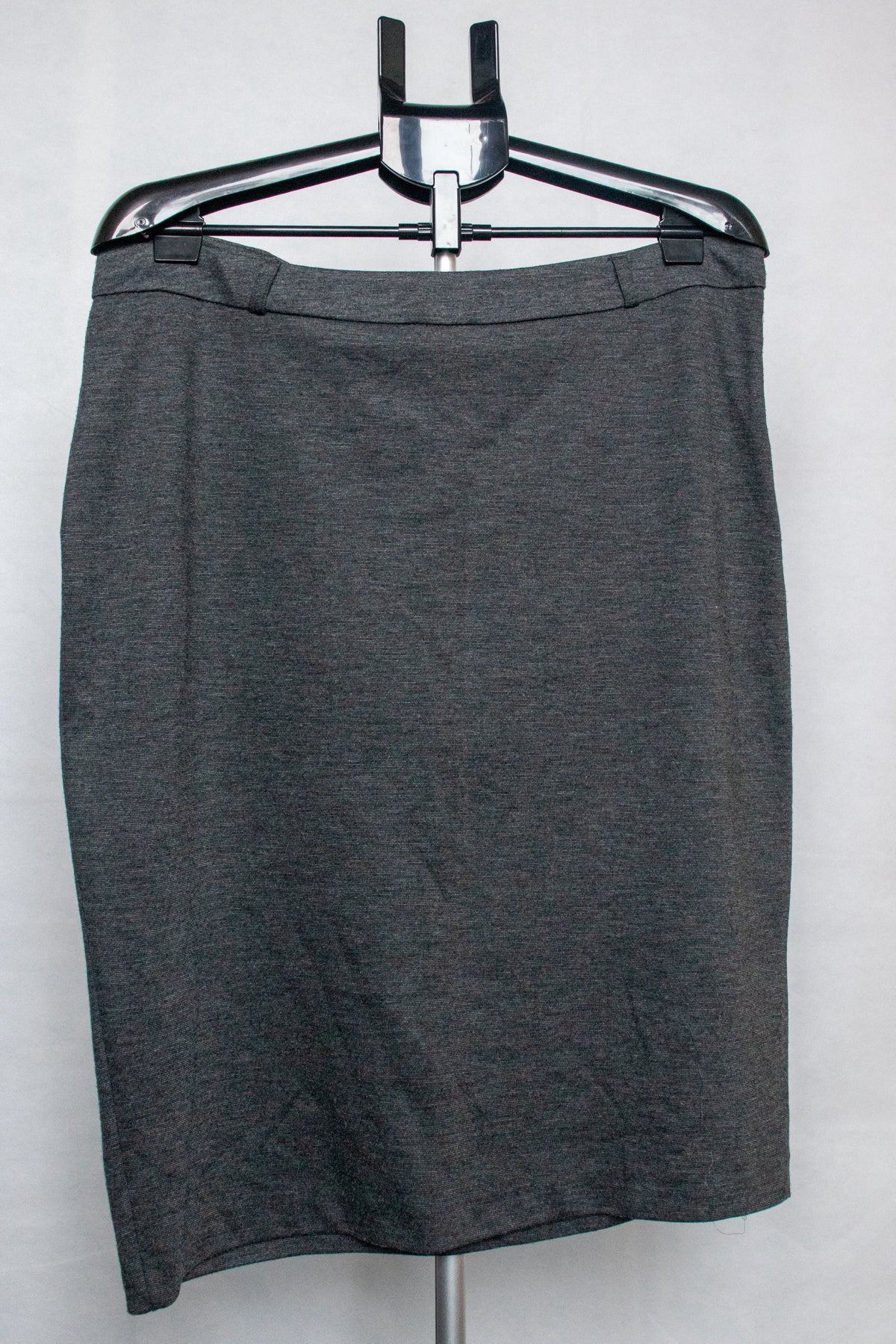 Grey pencil skirt