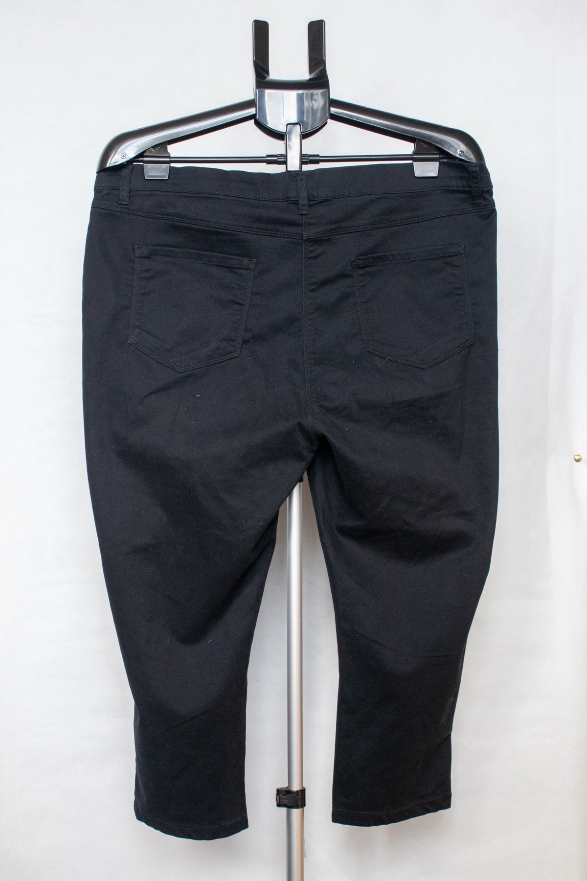 Black stretchy trousers