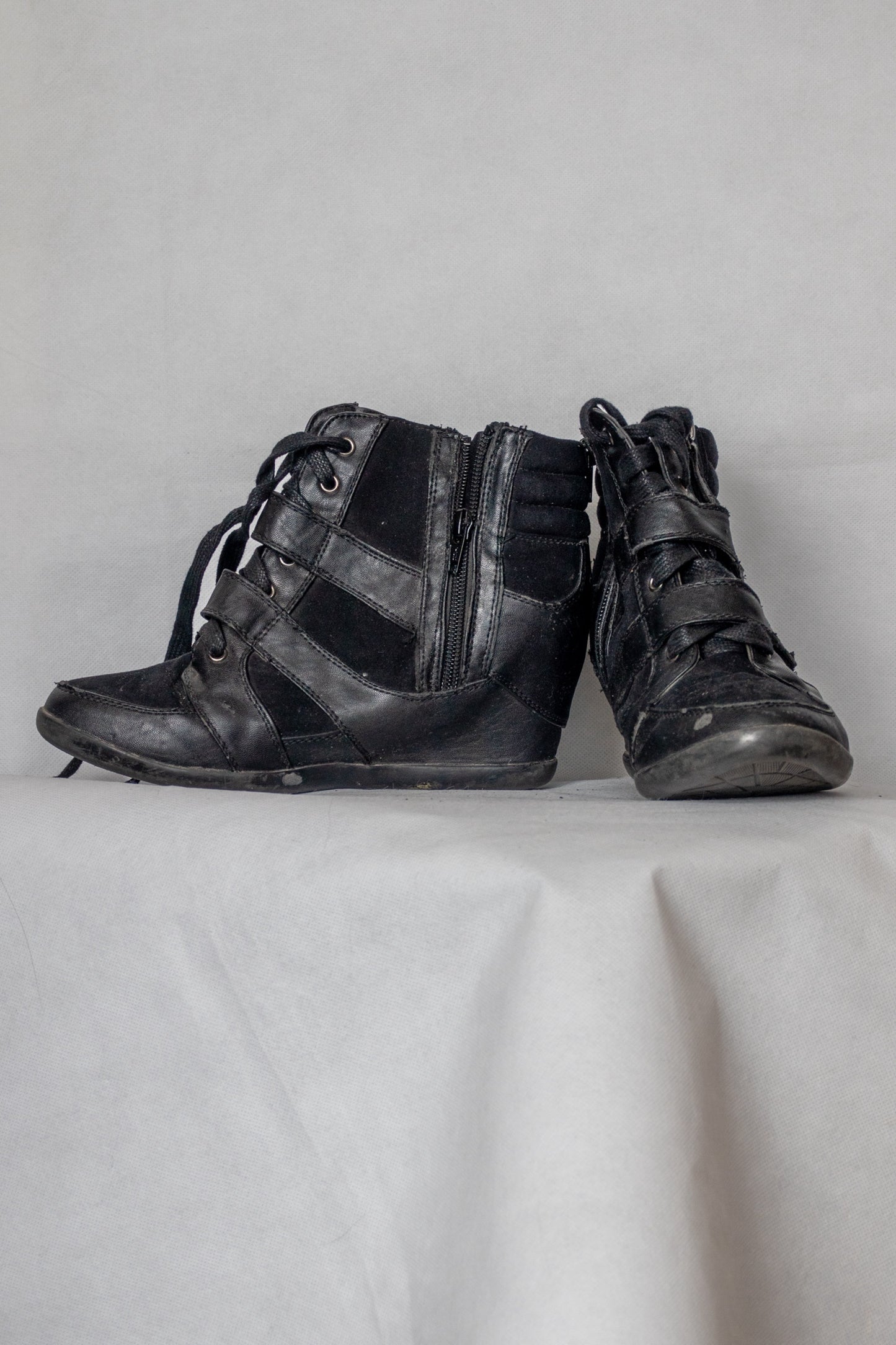 Black heel boots