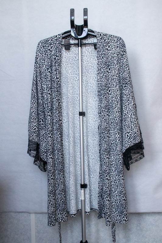 Black and white leopard print dressing gown