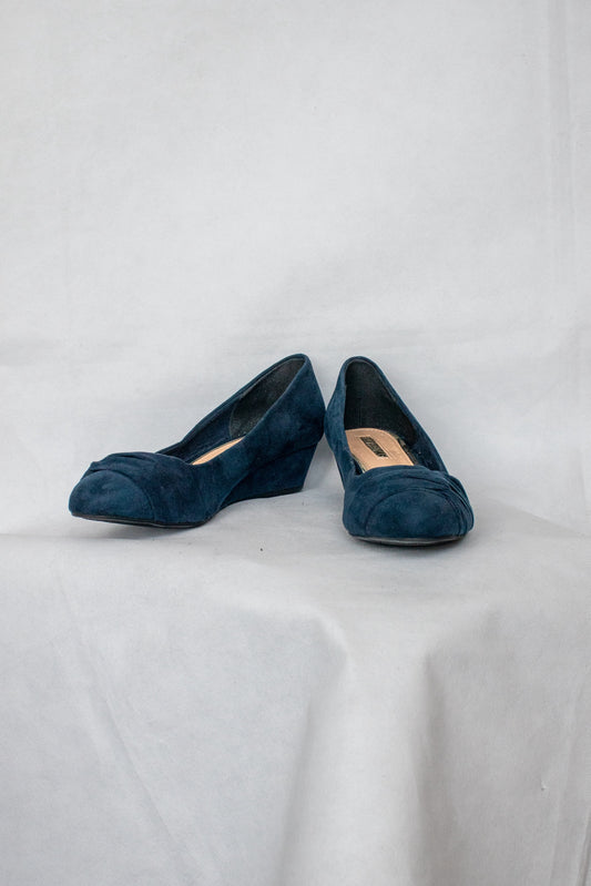 Navy wedge shoes