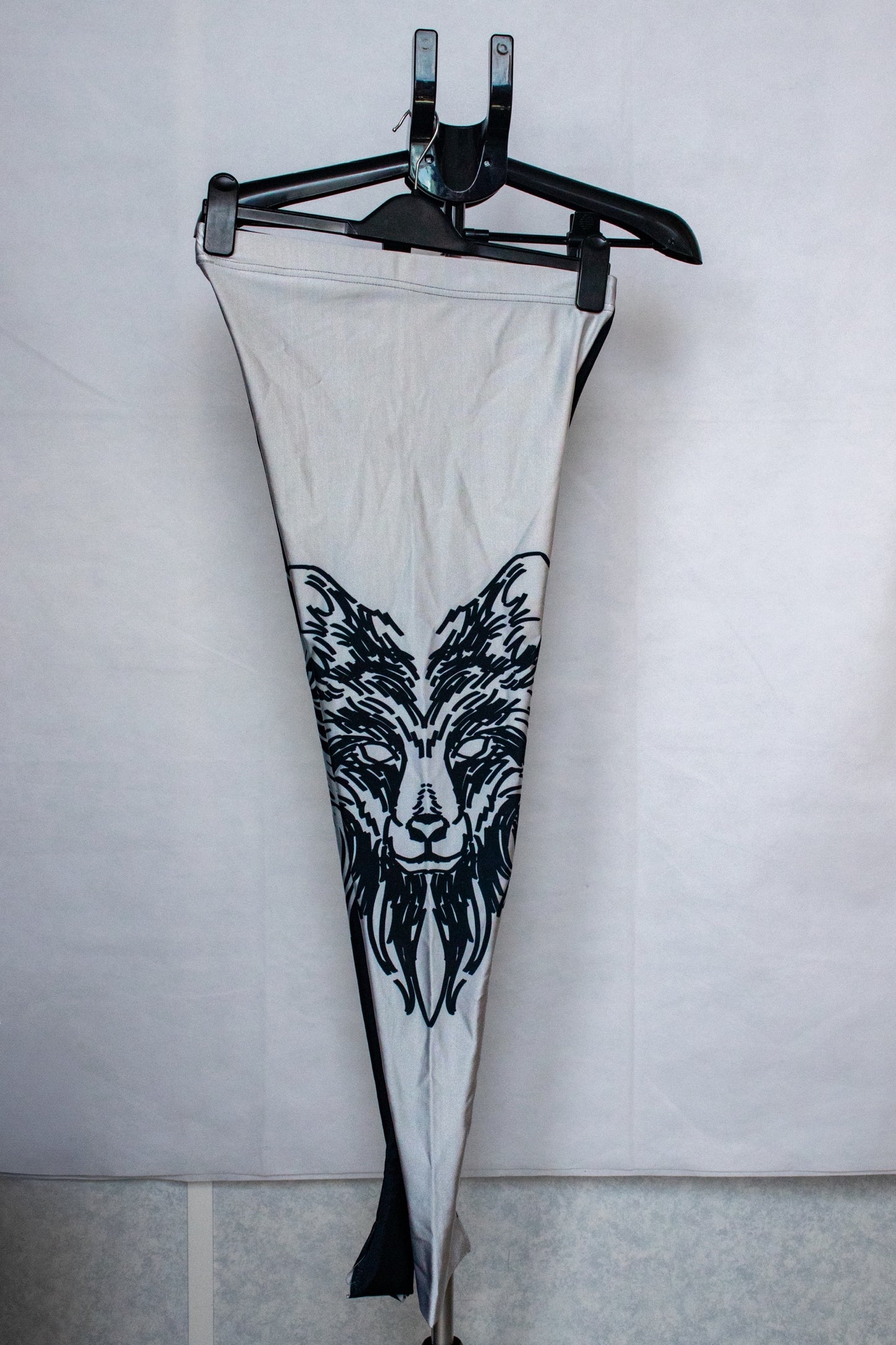 Black and white wolf leggins