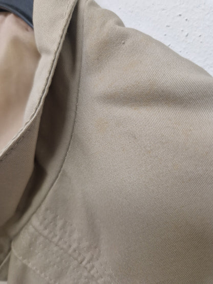 Cream zipped jacket with buttoned collar